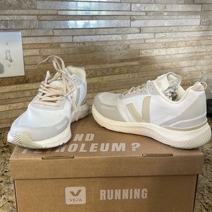 Veja
WMNS IMPALA JACQUARD
EU 37 US 6,0 UK 4,0